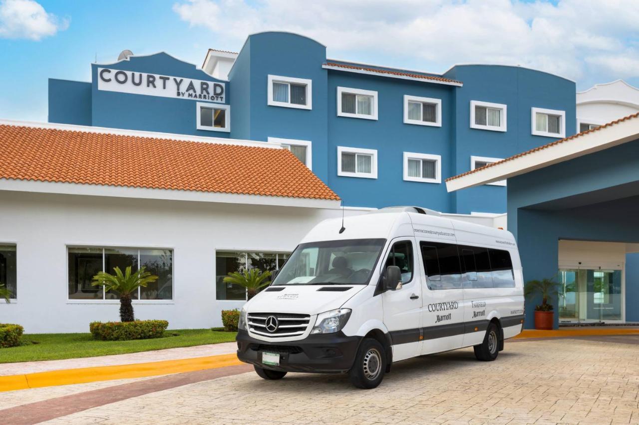 Отель Courtyard By Marriott Cancun Airport Экстерьер фото